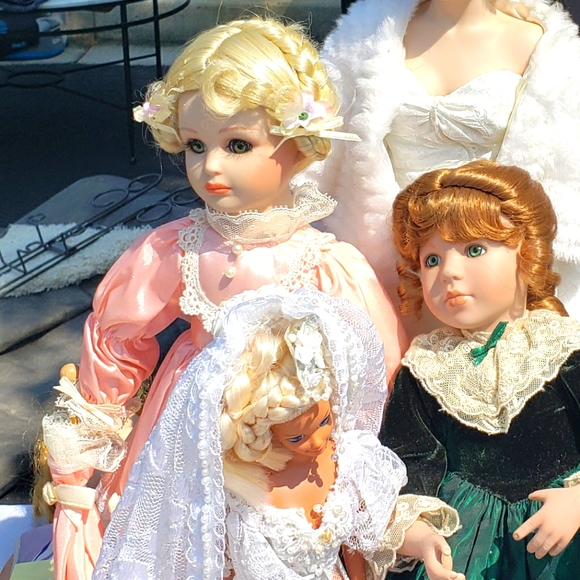 Beautiful collectable baby doll - Picture 2 of 2